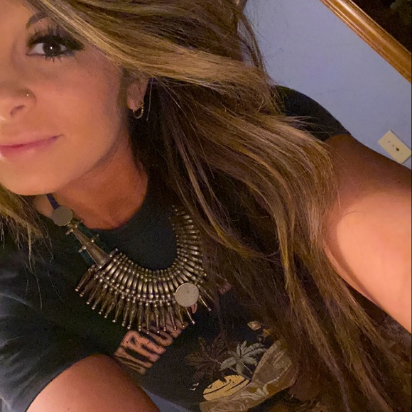 Meet your Posher, Brittney - Picture 1 of 16